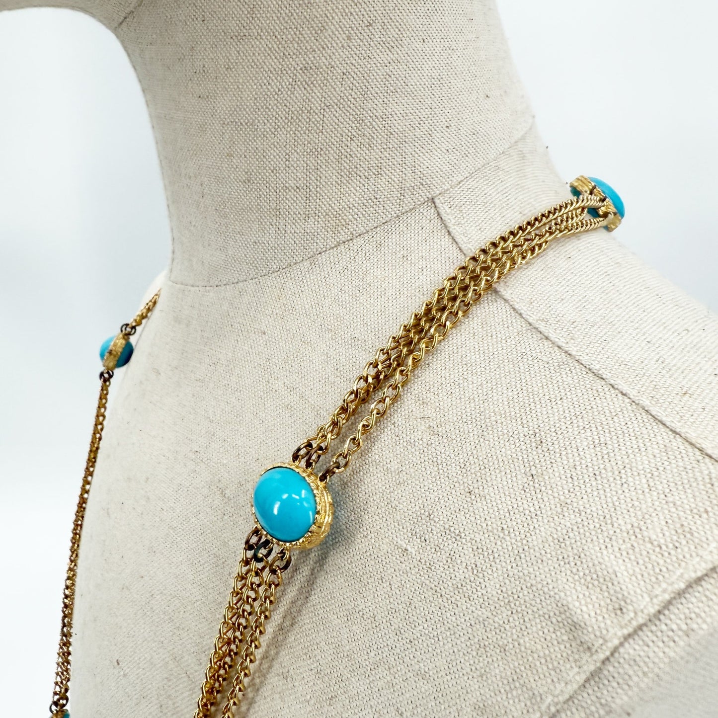 vintage Marvella gold chain Necklace oval faux blue stones costume jewelry