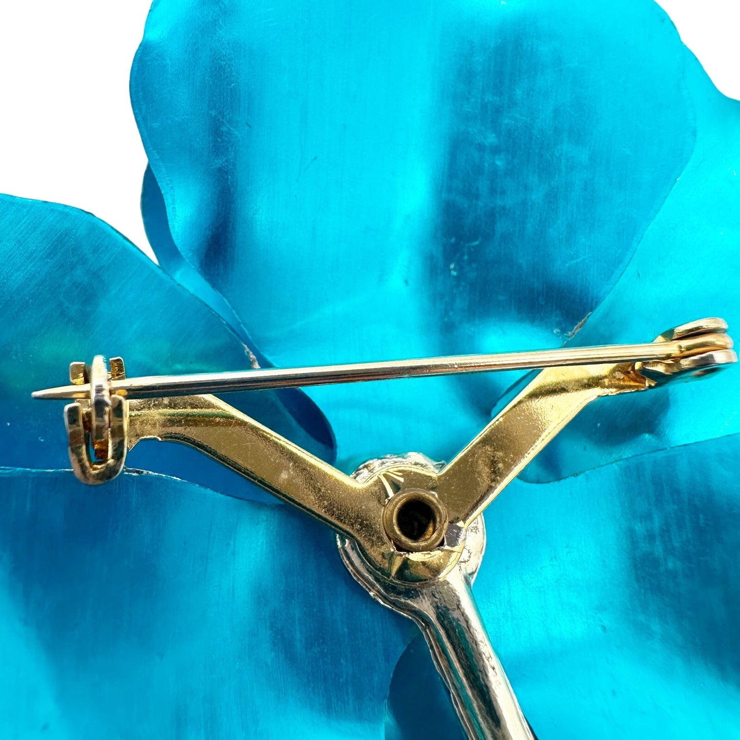 vintage metal large metallic blue flower BROOCH faux pearls floral jewelry pin