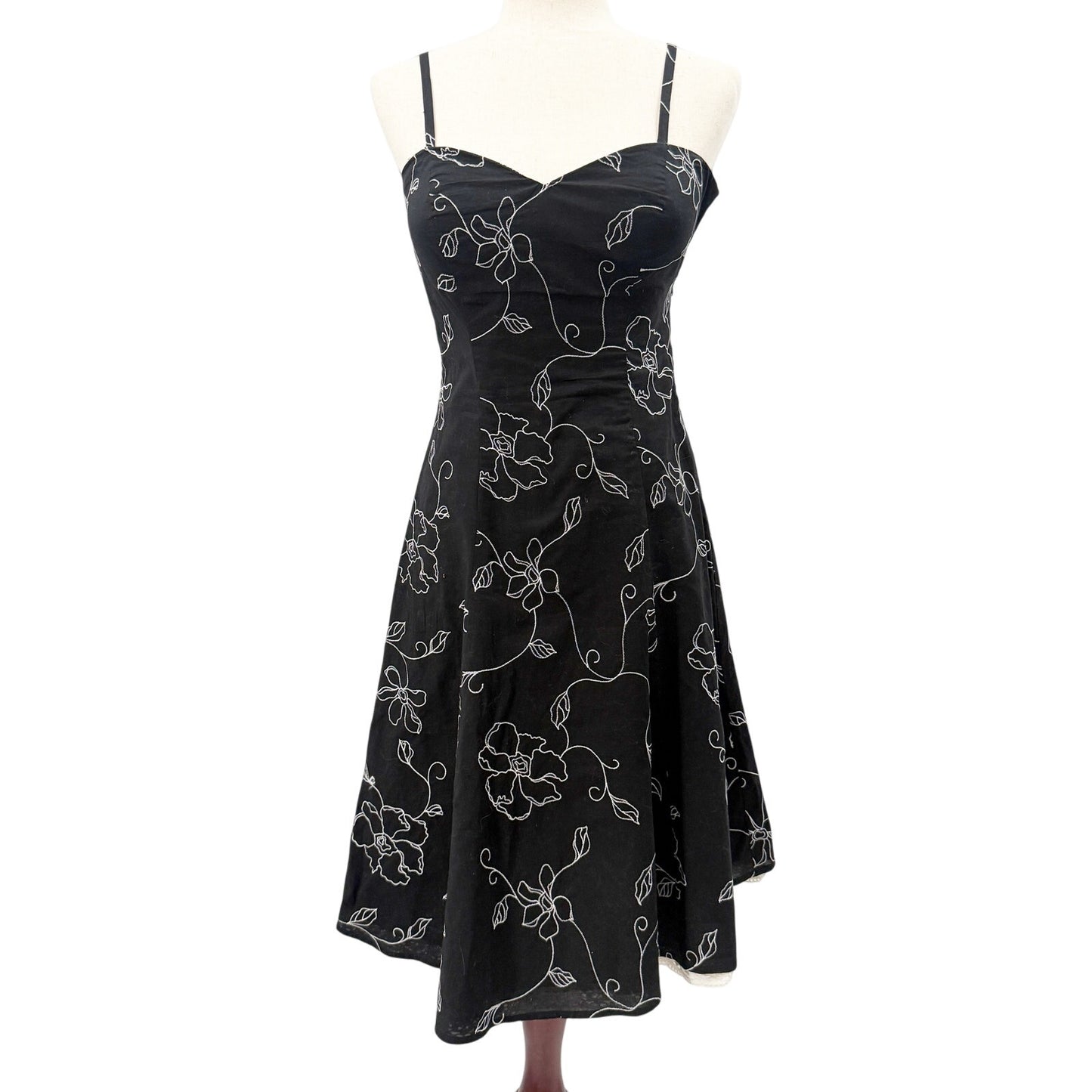 White House Black Market black Dress white floral embroidery women's size 2
