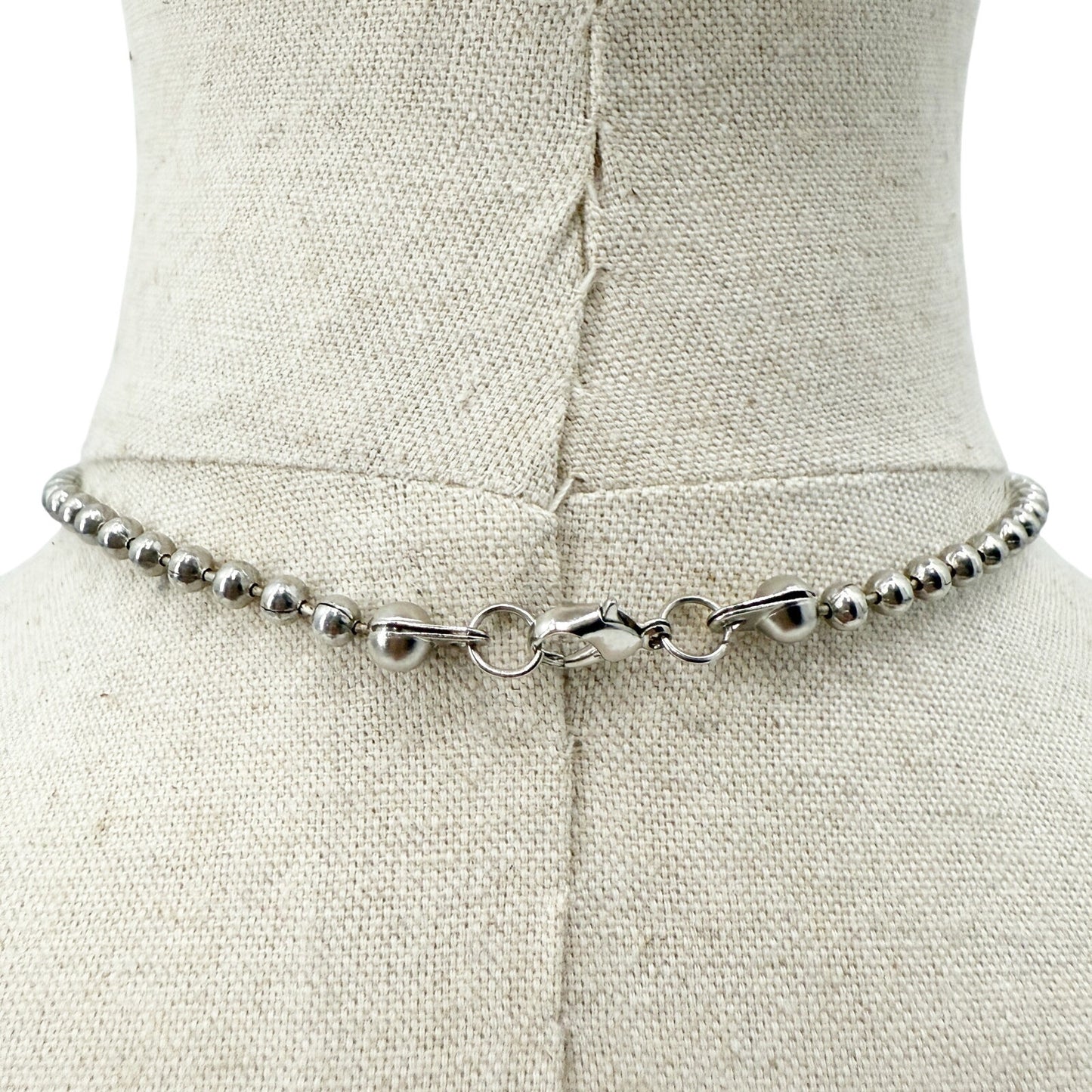 silver tone metal bead chain w/ round Bird Charm pendant Necklace yellow blue