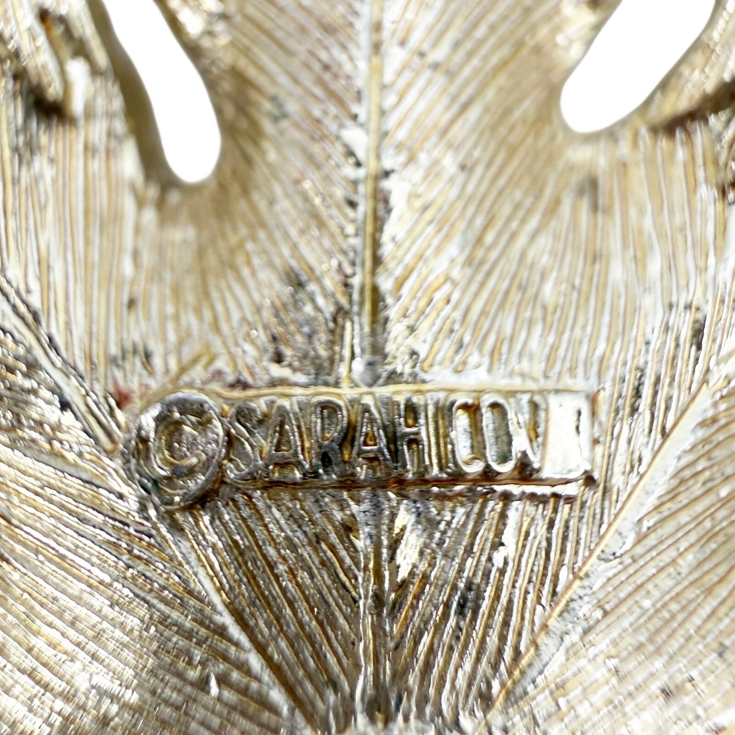 vintage Sarah Coventry gold silver Maple Leaf brooch jewelry *missing pin repair