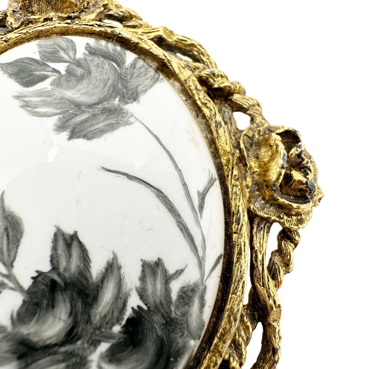 vintage black floral roses BROOCH gold white pendant jewelry pin