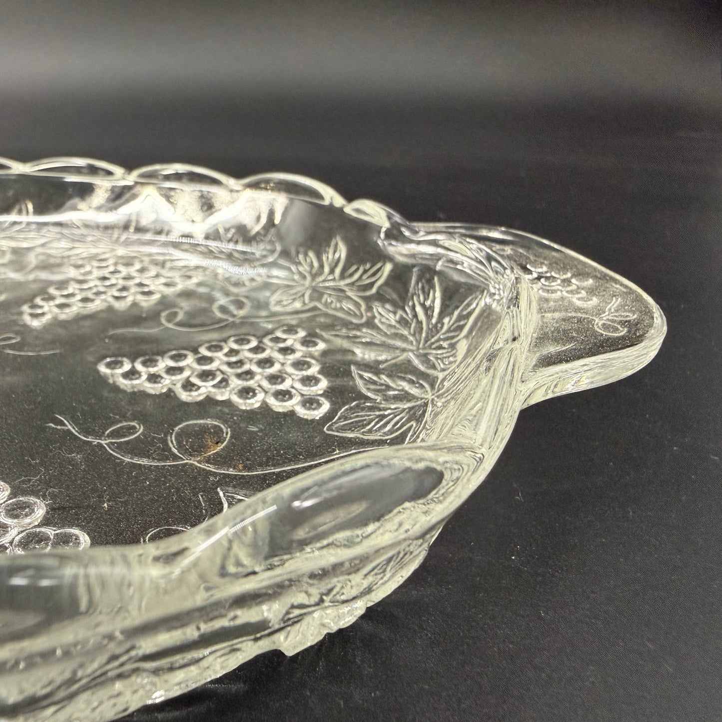 set of 4 vintage Anchor Hocking Vintage Clear Snack Plates grape clusters leaves