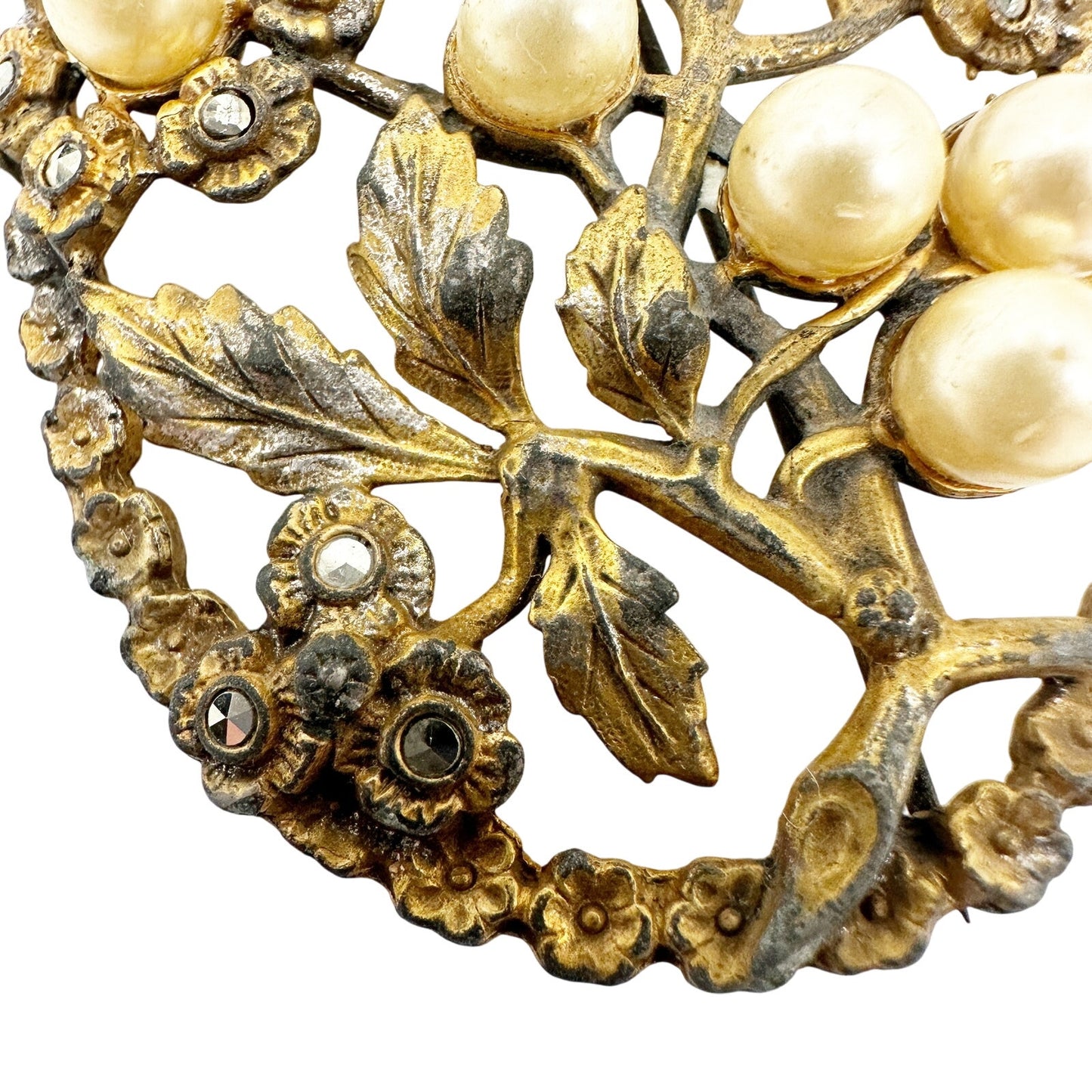 vintage gold metal faux pearls & rhinestones flower BROOCH floral jewelry pin