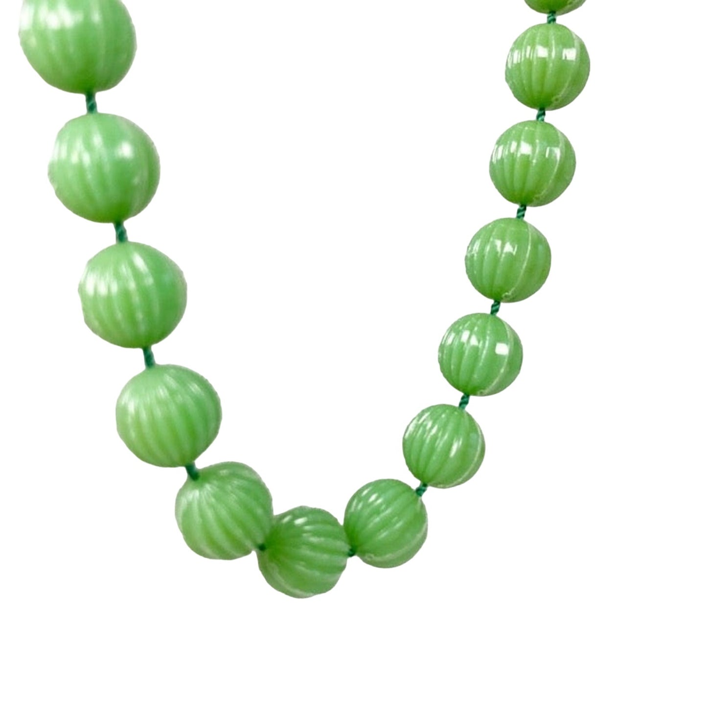 vintage SARAH COVENTRY green strand of ribbed beads NECKLACE costume jewelry