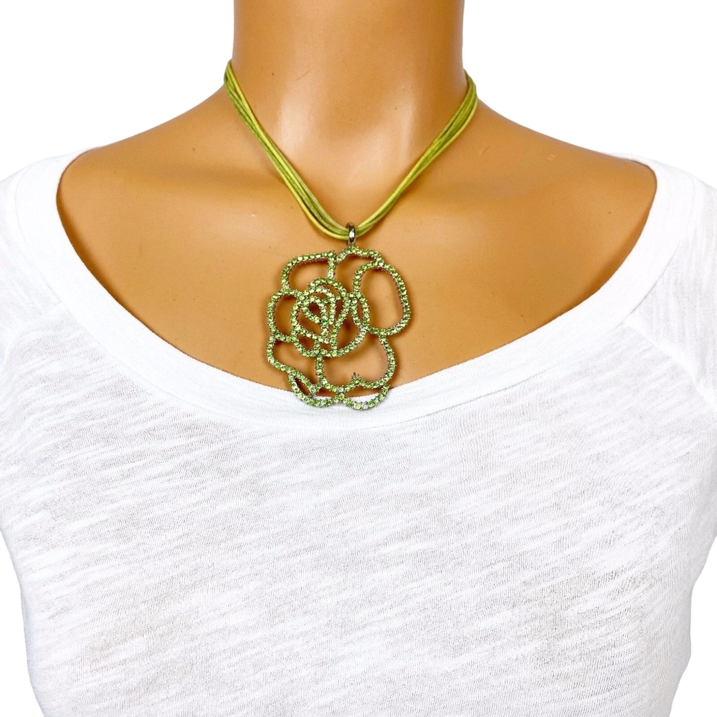 VCLM green rhinestone flower pendant 14" rope strand NECKLACE costume jewelry