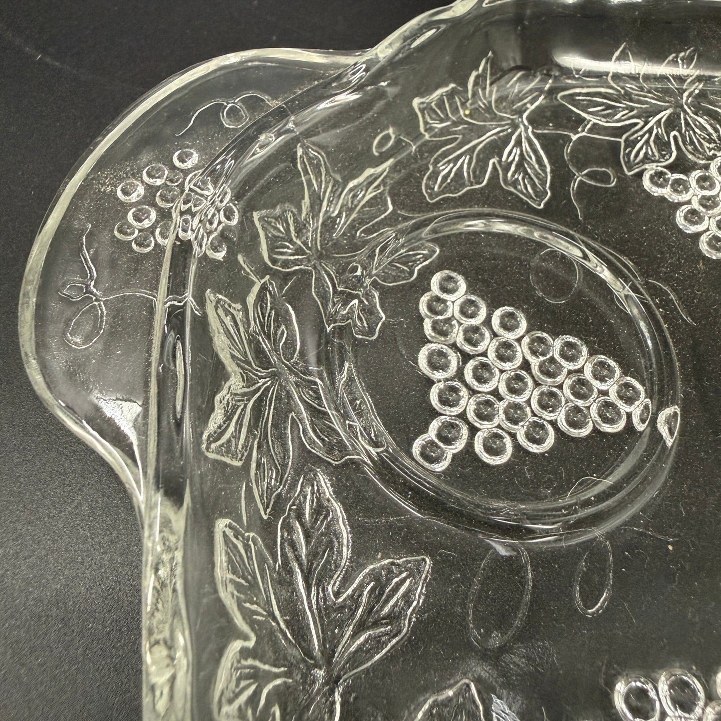 set of 4 vintage Anchor Hocking Vintage Clear Snack Plates grape clusters leaves