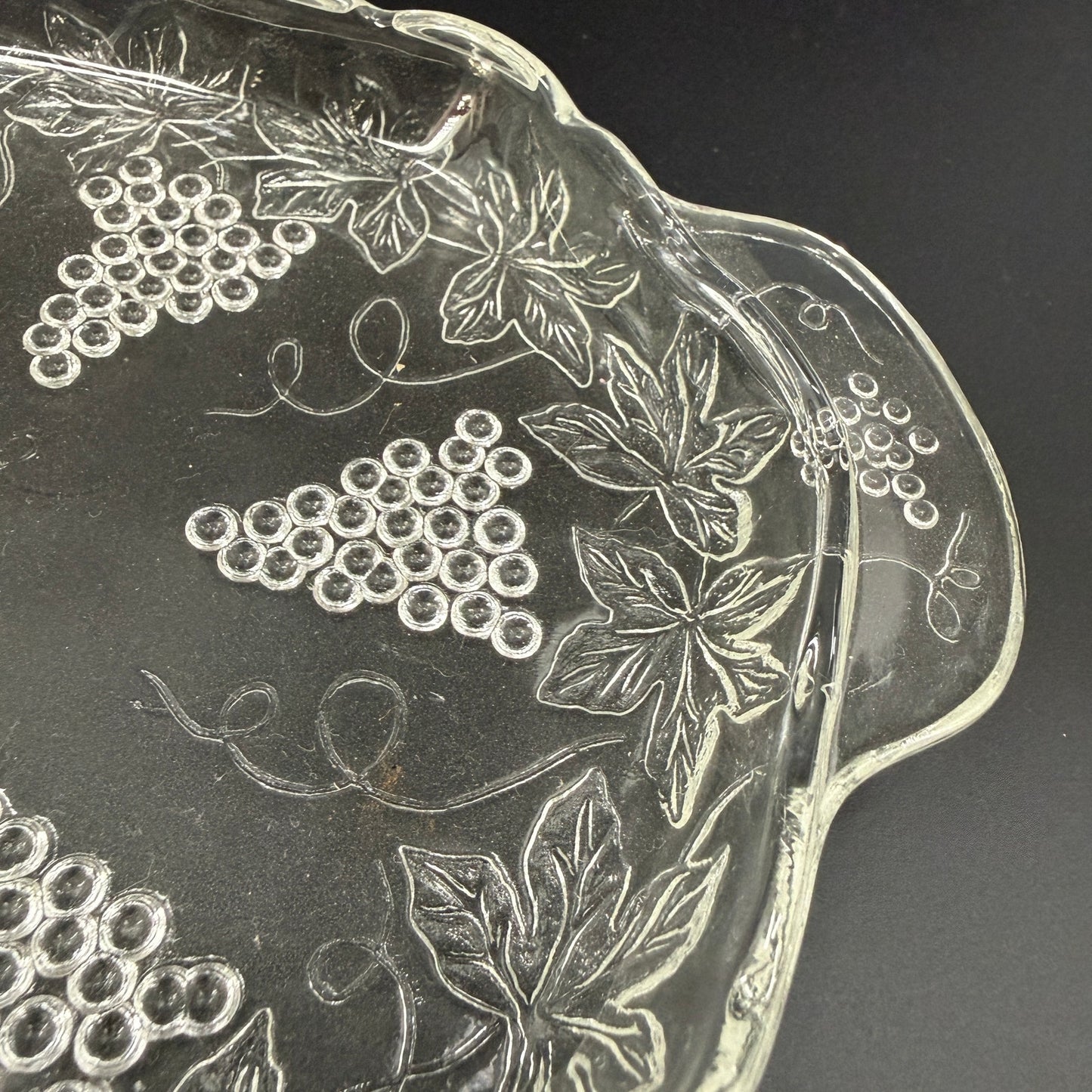 set of 4 vintage Anchor Hocking Vintage Clear Snack Plates grape clusters leaves