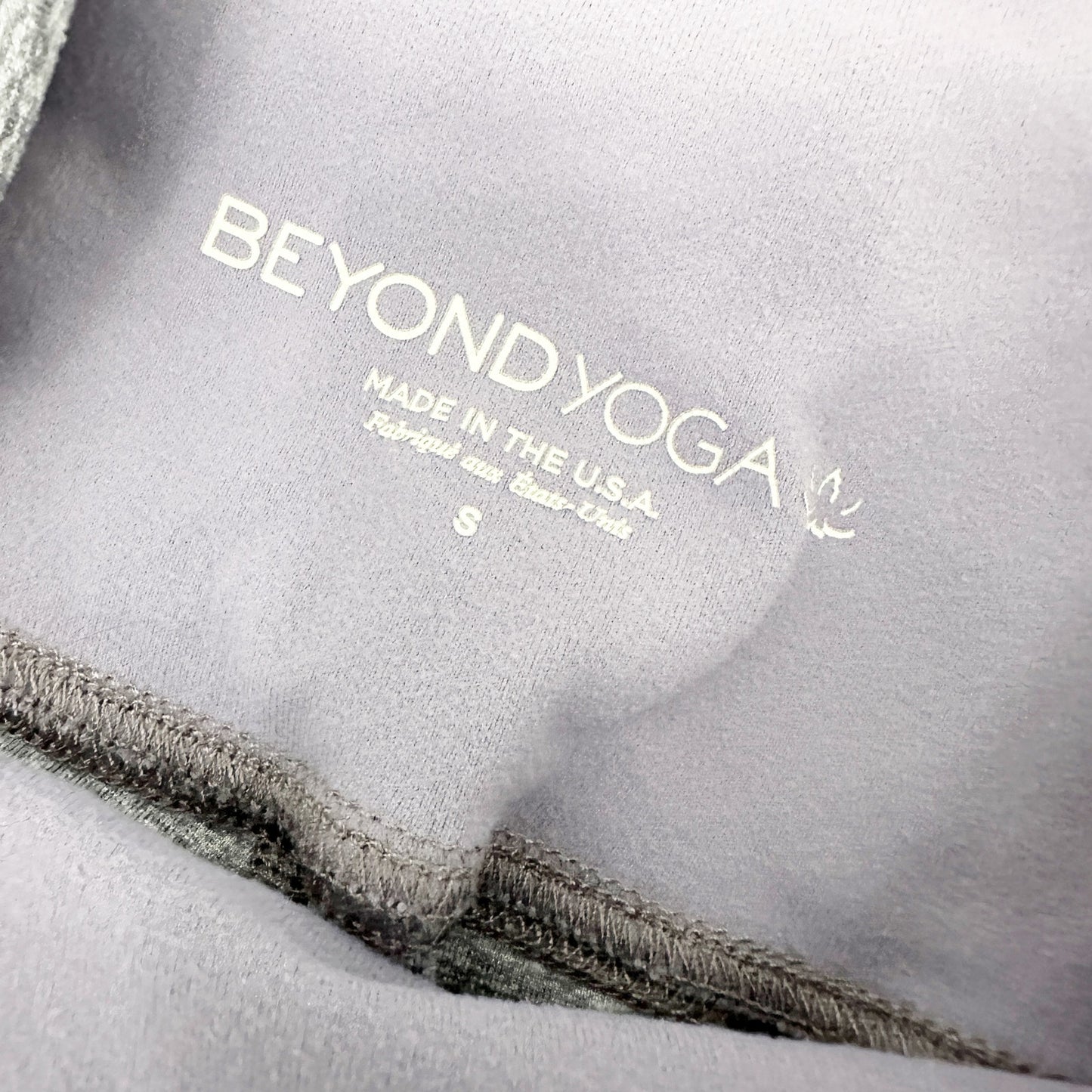 Beyond Yoga gray heather purple Leggings Yoga Pants women's SMALL athleisure