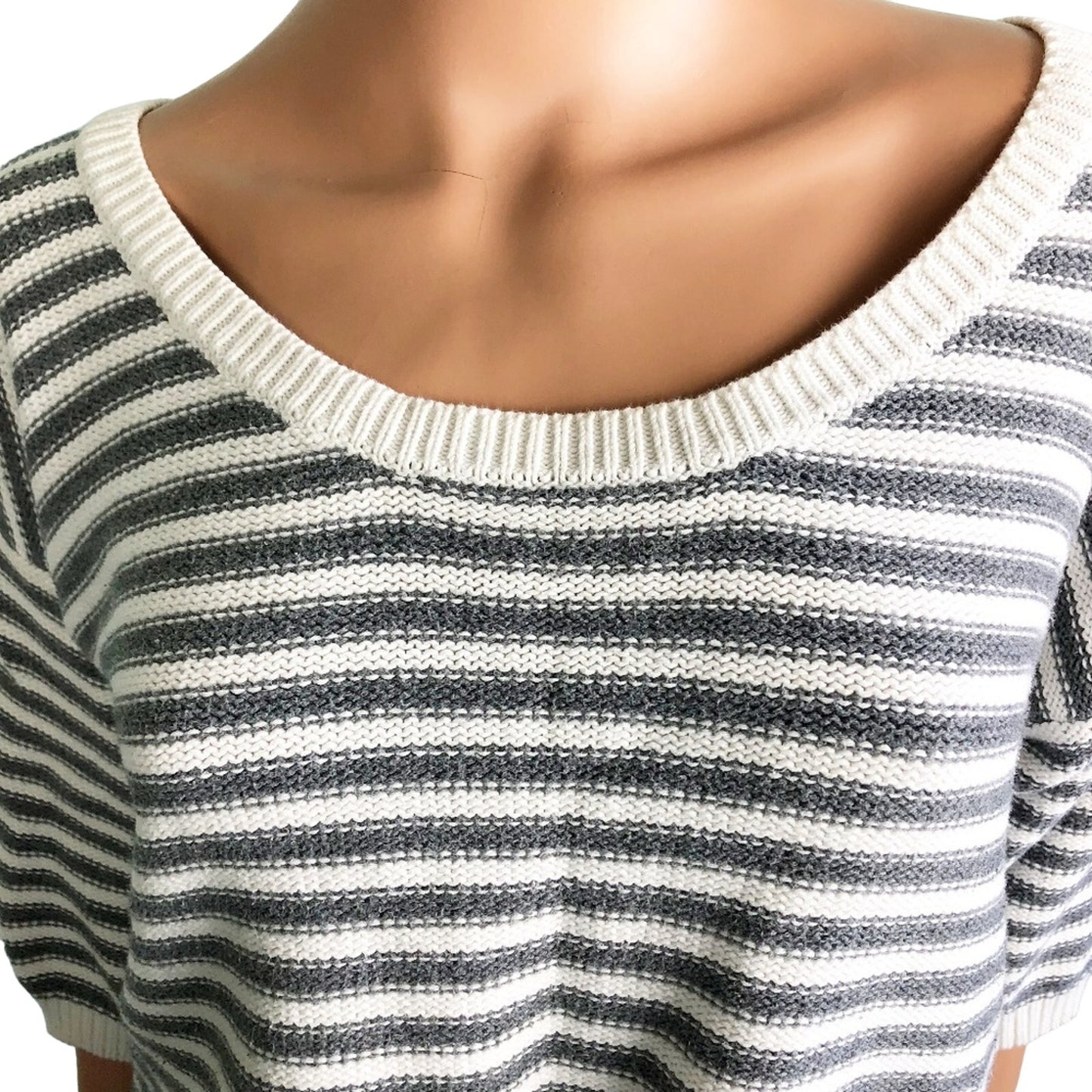 juniors AEROPOSTALE gray & white SWEATER striped top size M medium