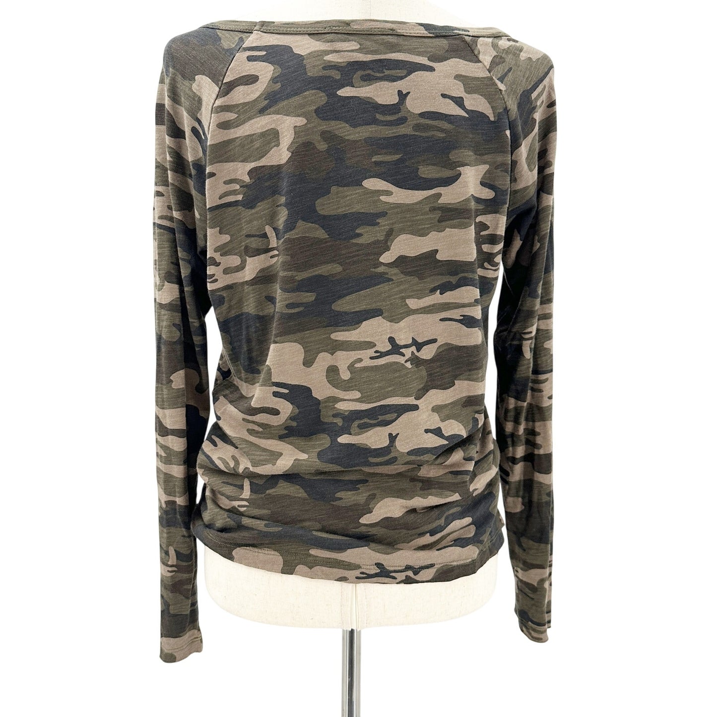 Sanctuary dark camo twisted hem Top women's SMALL camouflage shirt new NWOT