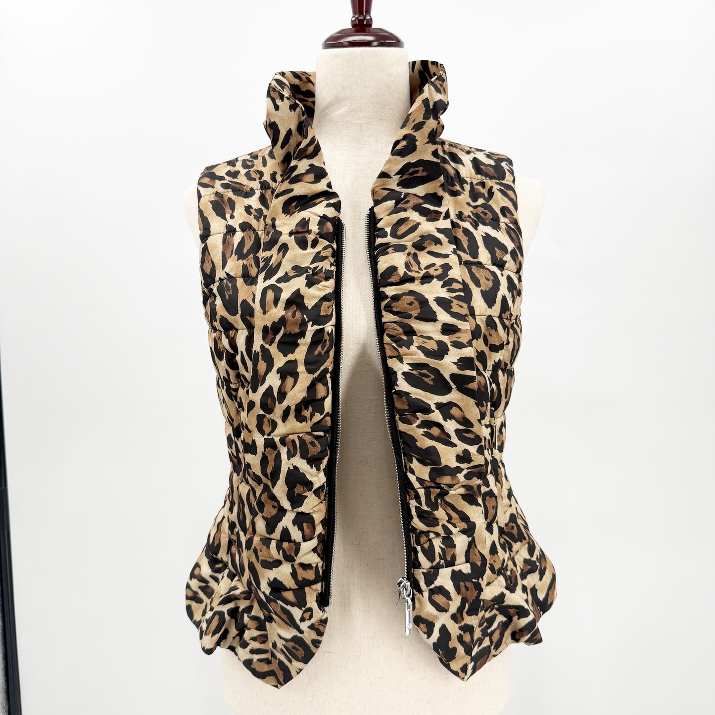 White House Black Market leopard Puffer Vest women's XS rhinestone pulls WHBM